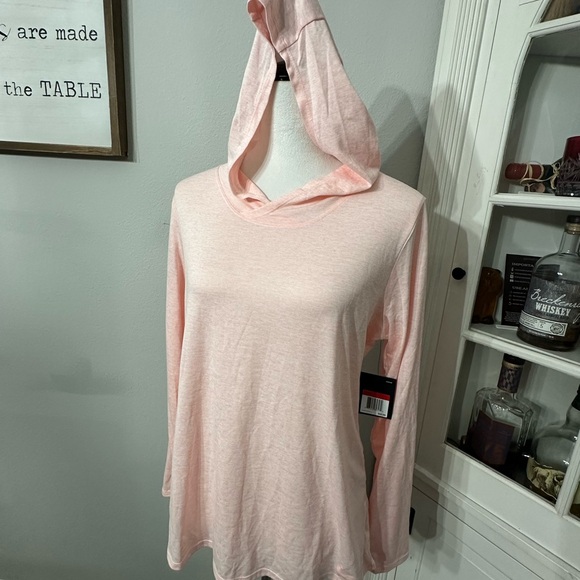 Nike Tops - Nike Pink Long Sleeve Dryfit Hoodie